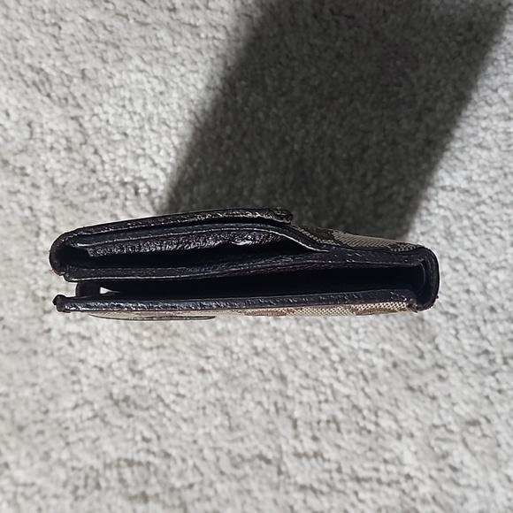 Authentic Gucci Wallet - Picture 3 of 8